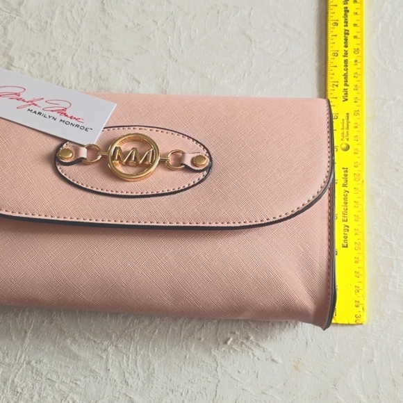 2X HOST PICK. NWT. 10" Marilyn Monroe Clutch - Picture 2 of 8